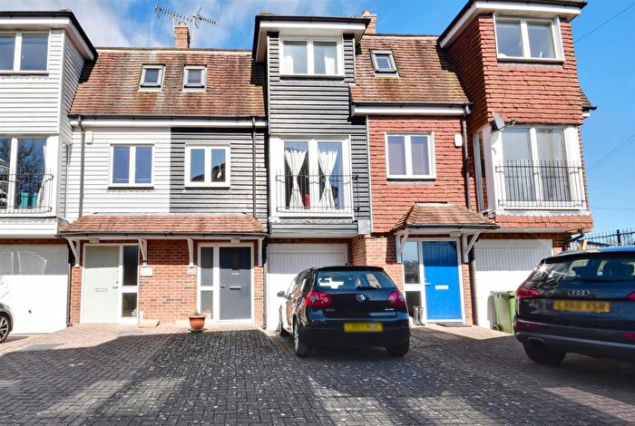 2 Bedroom Semi-Detached House For Sale In Western Barn Close, Rye, TN31