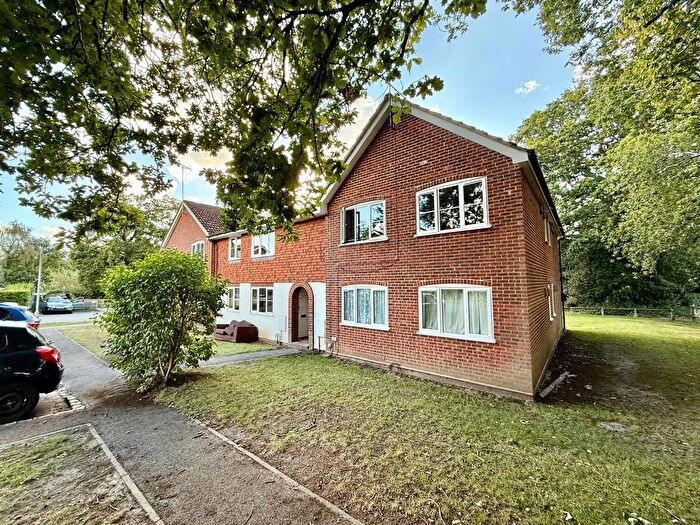 1 Bedroom Flat To Rent In Upshire Gardens, Bracknell, Berkshire, RG12