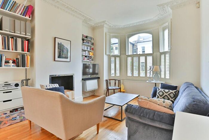 3 Bedroom Terraced House To Rent In Belleville Road, Wandsworth, SW11