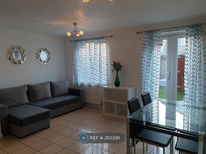 4 Bedroom End Of Terrace House To Rent In Flack End, Cambridge, CB4