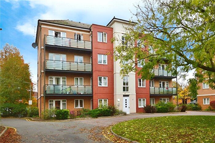 2 Bedroom Apartment For Sale In The Parklands, Dunstable, Bedfordshire, LU5