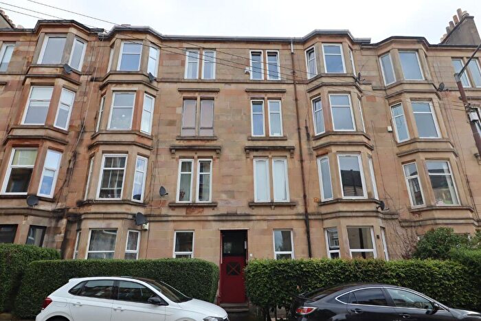 2 Bedroom Flat To Rent In Walton Street, Shawlands, Glasgow, G41