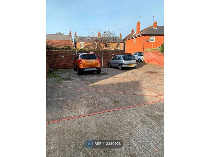 2 Bedroom Flat To Rent In High Street, Maldon, CM9