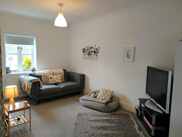 2 Bedroom Apartment For Sale In West Allington, Bridport, DT6
