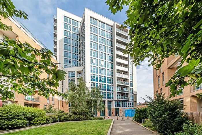 2 Bedroom Apartment To Rent In Iona Tower, Ross Way, London, E14