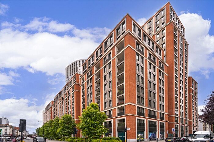 1 Bedroom Flat For Sale In Segrave Walk, London, W2