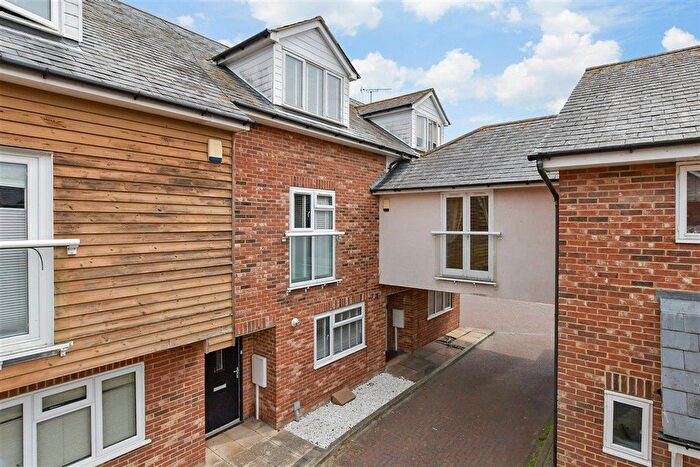 4 Bedroom Terraced House For Sale In Parish Close, Broadstairs, Kent, CT10