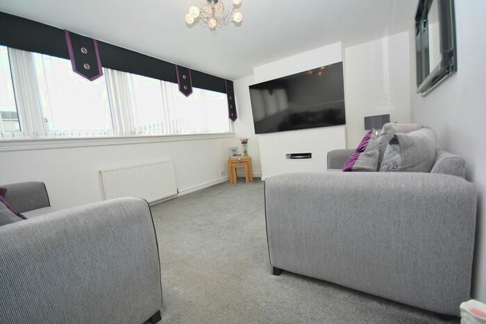 2 Bedroom Maisonette For Sale In Craigie Place, Galston, KA4