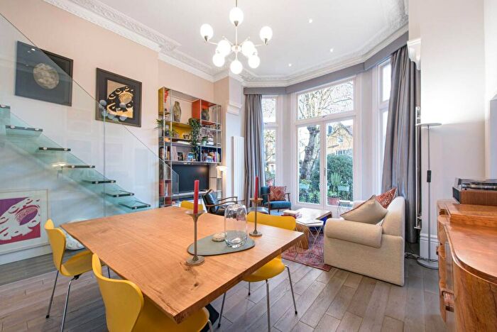 2 Bedroom Flat To Rent In Belsize Park Gardens, Belsize Park, London, NW3