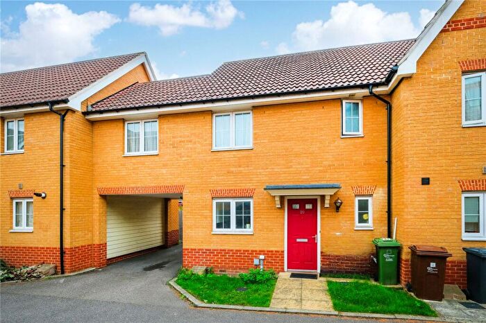 3 Bedroom Terraced House For Sale In Panyers Gardens, Dagenham, RM10