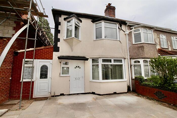 3 Bedroom Semi Detached House For Sale In Mickleover Road, Ward End, Birmingham, B8