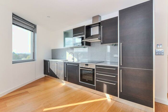 1 Bedroom Apartment To Rent In Altyre Road, Croydon, CR0