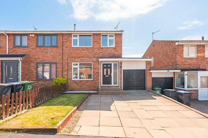 3 Bedroom Semi-Detached House For Sale In Morris Drive, Whitnash, Leamington Spa, CV31