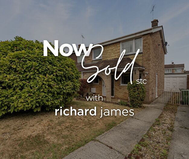3 Bedroom Semi-Detached House For Sale In Gilling Way, Covingham, Swindon, SN3