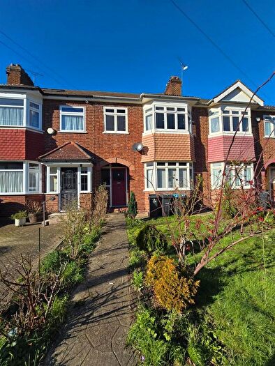 3 Bedroom Property To Rent In Weardale Gardens, Enfield, EN2