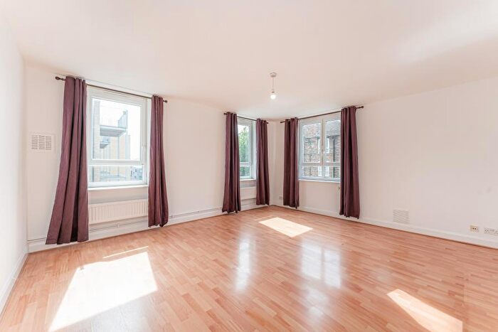 2 Bedroom Apartment To Rent In Woodfield House, Hackney, E5