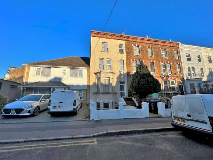 2 Bedroom Duplex To Rent In Crescent Road, Ramsgate, CT11