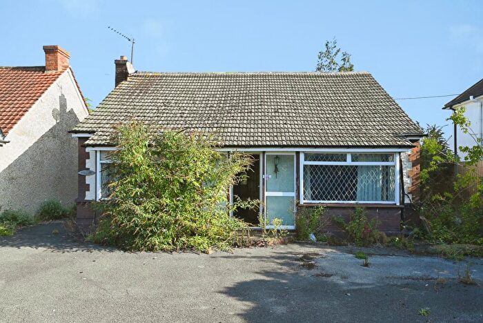 3 Bedroom Detached Bungalow For Sale In Reading Road, Winnersh, Wokingham, RG41