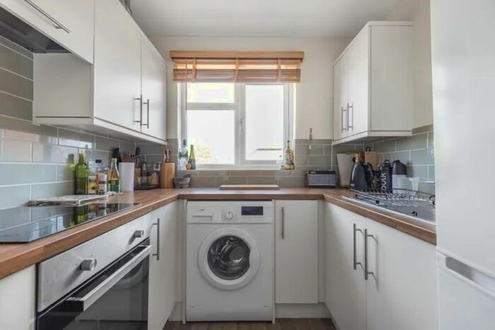 2 Bedroom Flat To Rent In Oakapple Ct, Lewisham, SE12