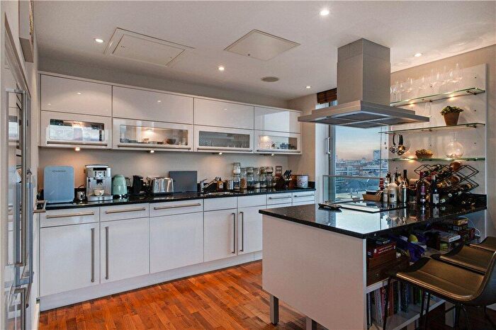 3 Bedroom Flat For Sale In Luna House, Bermondsey Wall West, London, SE16