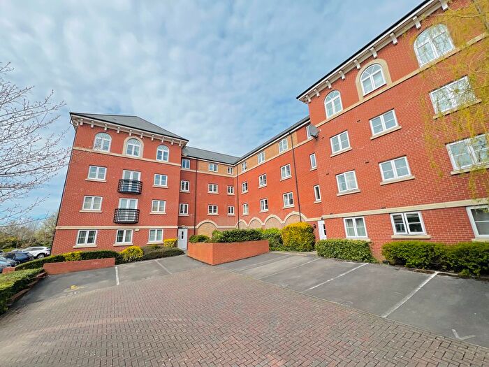 2 Bedroom Flat For Sale In Padstow Road, Swindon, SN2