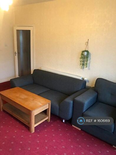 2 Bedroom Flat To Rent In Calder Street, Glasgow, G42