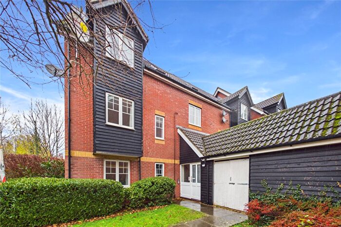 2 Bedroom Flat For Sale In Gould Close, Newbury, Berkshire, RG14