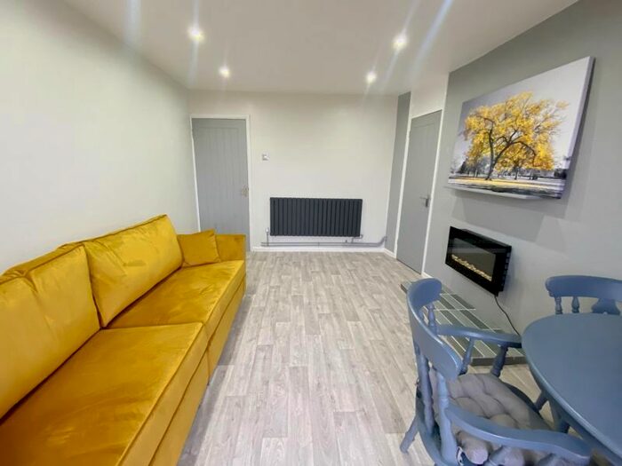 1 Bedroom Flat To Rent In Warner Close, London E15