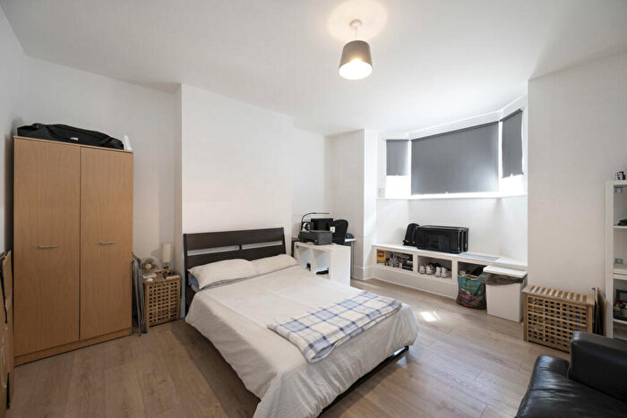 Studio To Rent In Ashburton Road, Southsea, Hampshire, PO5