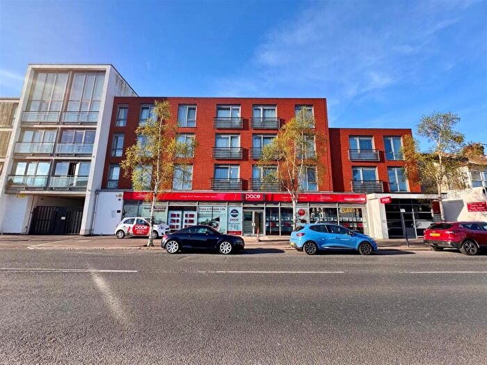 2 Bedroom Apartment To Rent In Southchurch Road, Southend-On-Sea, SS1