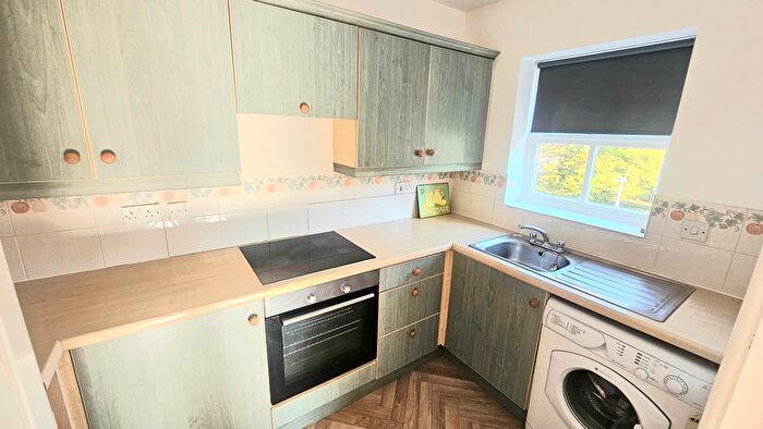 2 Bedroom Flat To Rent In Burton Road, Manchester, M20