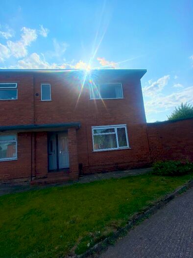 1 Bedroom Apartment To Rent In Green Close, Walton, Stone, Staffordshire, ST15