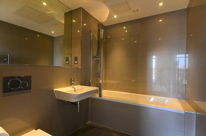 2 Bedroom Flat To Rent In Whiston Road, Haggerston, London, E2