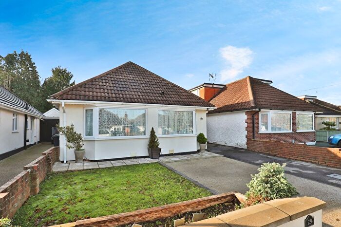 4 Bedroom Bungalow For Sale In Wicket Road, Kinson, Bournemouth, Dorset, BH10