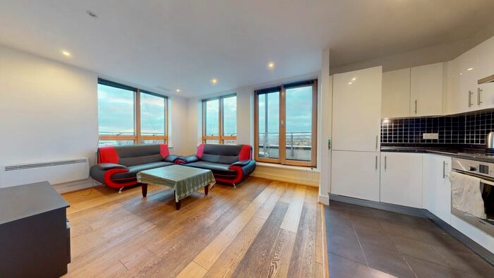 2 Bedroom Flat To Rent In Lait House, Albemarle Road, Beckenham, Kent, BR3