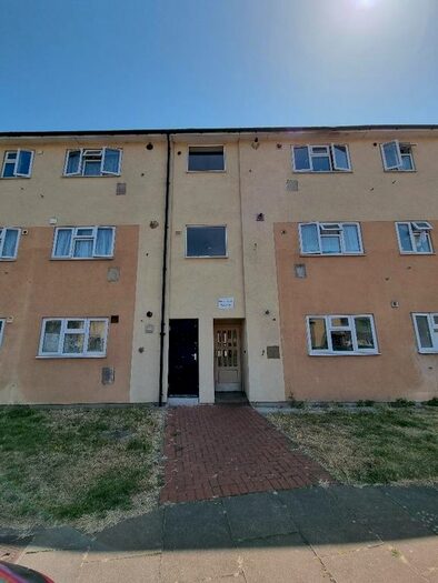 2 Bedroom Flat To Rent In Haldane Road, Southall, UB1