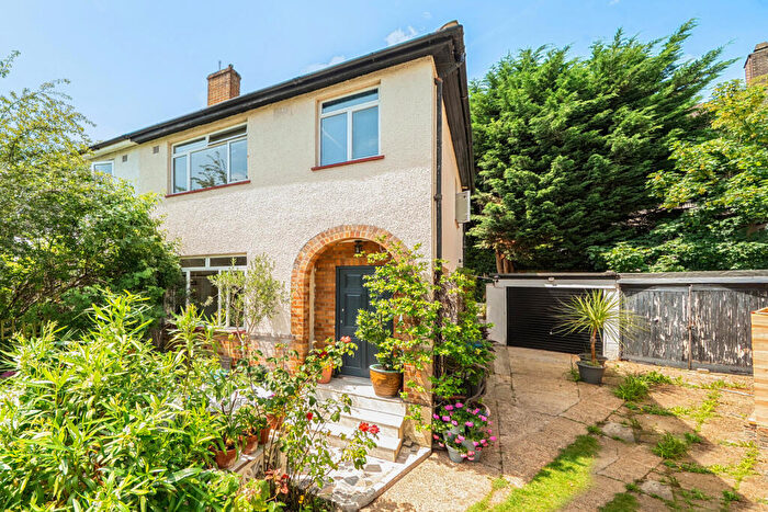 3 Bedroom Semi-Detached House For Sale In Auckland Gardens, London, SE19