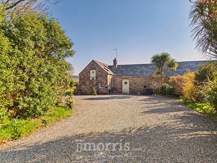 4 Bedroom Barn Conversion For Sale In Clyn Bach, Tynewydd, Fishguard, SA65