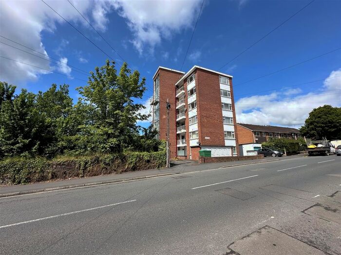 2 Bedroom Flat To Rent In Francis Court, Exeter, EX2