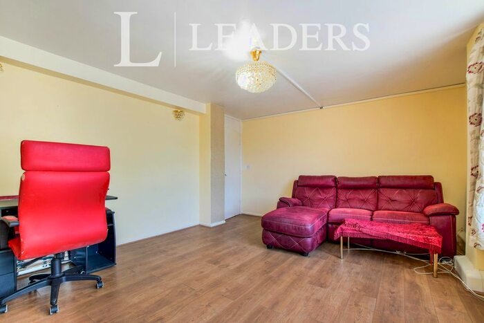 2 Bedroom Flat To Rent In Riverbank Tower, Salford, M3