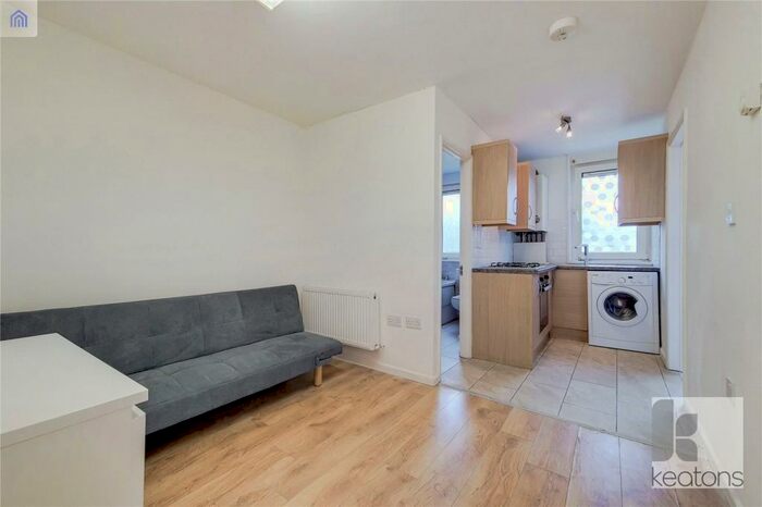 1 Bedroom Flat To Rent In Merganser Court, Edward Street, London, SE8