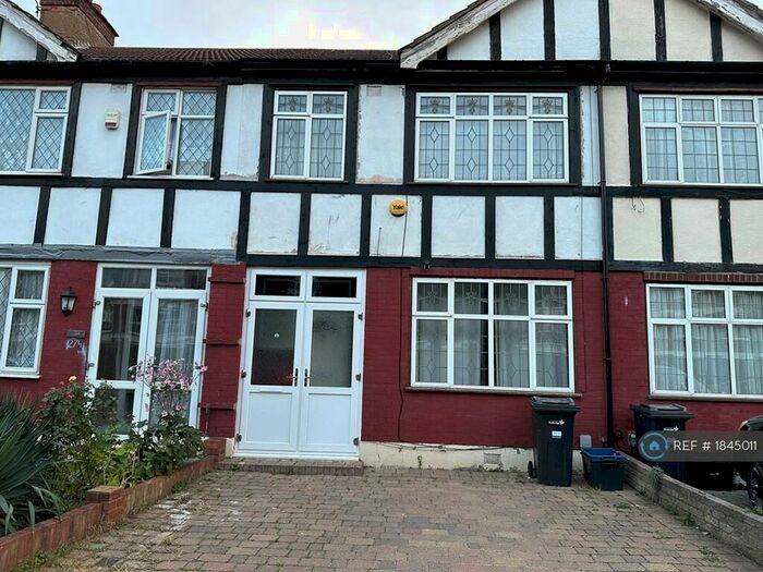 3 Bedroom Terraced House To Rent In Horns Road, Ilford, IG6