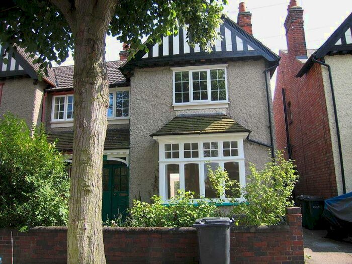 3 Bedroom Semi-Detached House To Rent In Nithsdale Avenue, Market Harborough, LE16