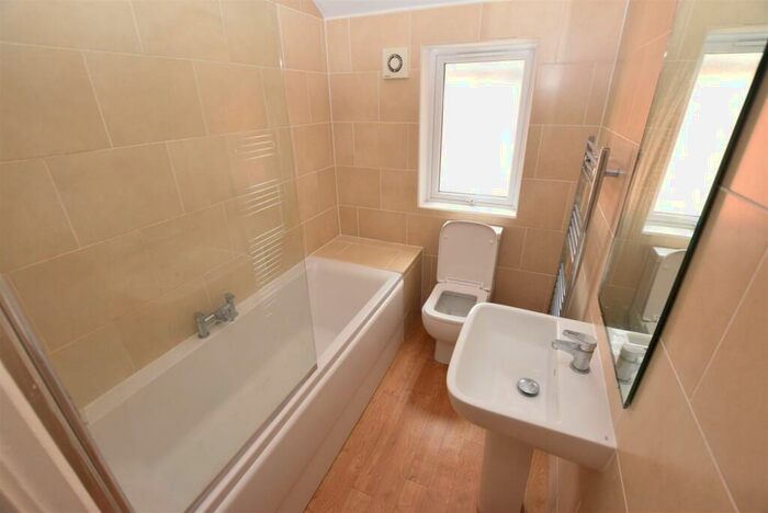 4 Bedroom Semi-Detached House To Rent In Statham Street, Derby, Derbyshire, DE22