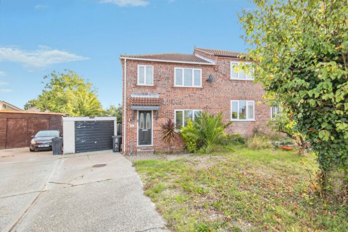 3 Bedroom Semi-Detached House For Sale In Washington Road, Dovercourt, Harwich, CO12