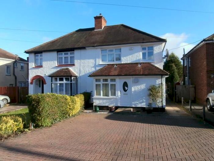 4 Bedroom Semi-Detached House To Rent In Kennington, Oxfordshire, OX1