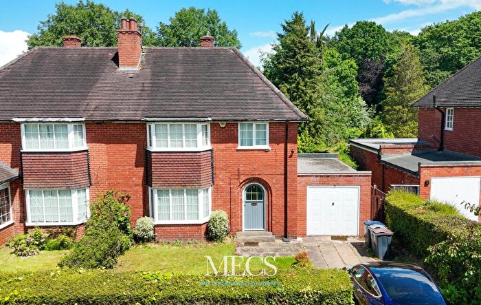 3 Bedroom Semi Detached House To Rent In Hemyock Road, Birmingham, West Midlands, B29