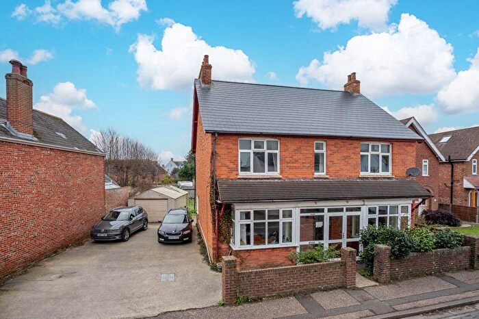 4 Bedroom Detached House For Sale In Guilden Road, Chichester, PO19