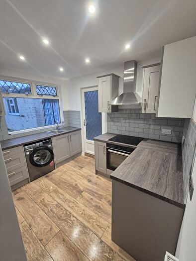 2 Bedroom Bungalow To Rent In Kealdale Road, Northampton, NN3