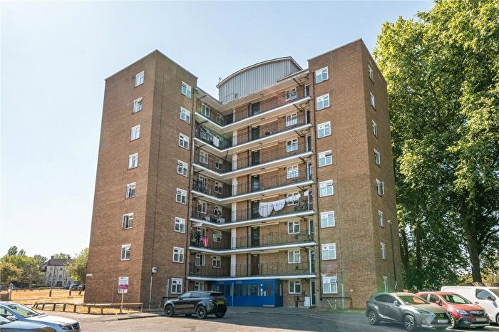1 Bedroom Flat For Sale In Porthcawe Road, Sydenham, London, SE26
